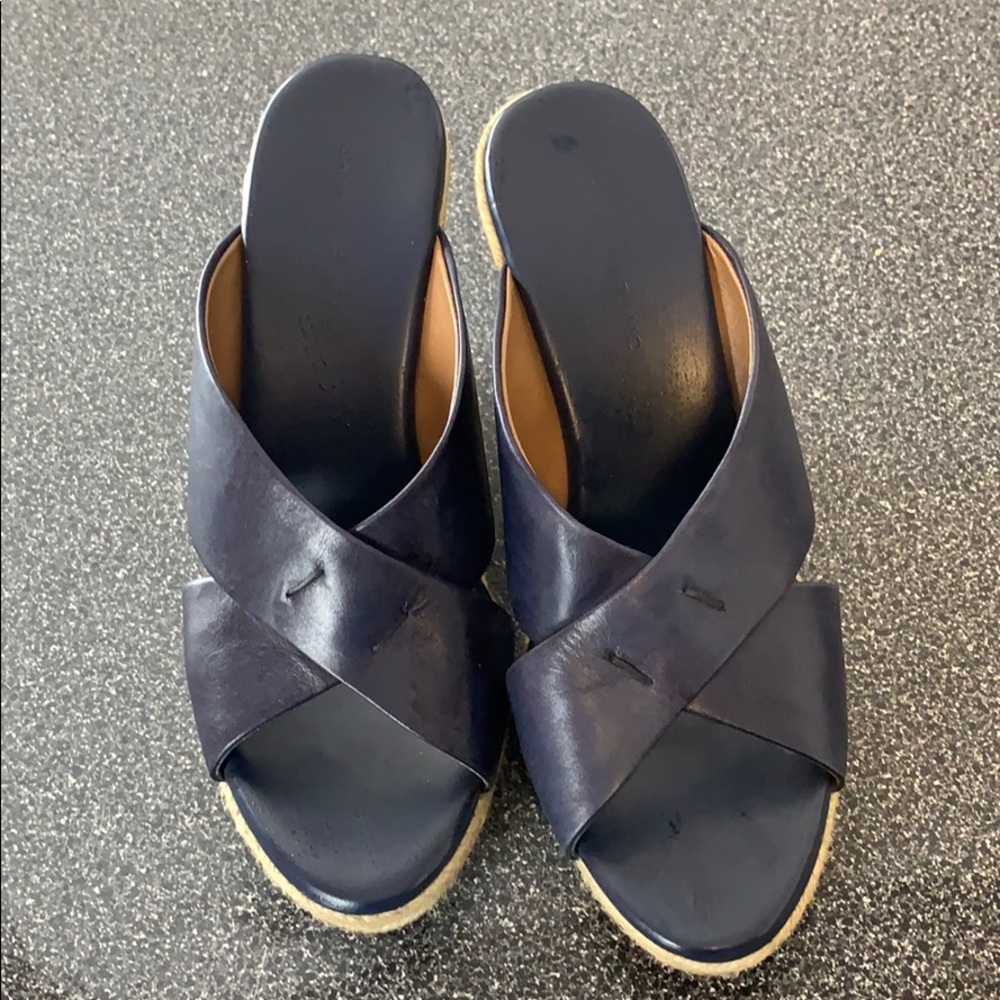 Wedge shoes
